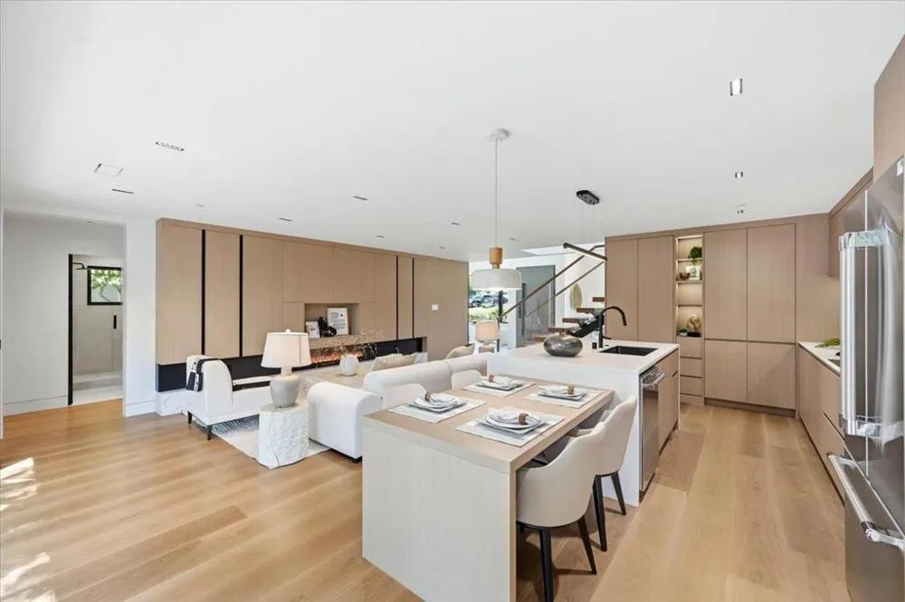 1811 Robin Whipple Way Belmont, CA 94002