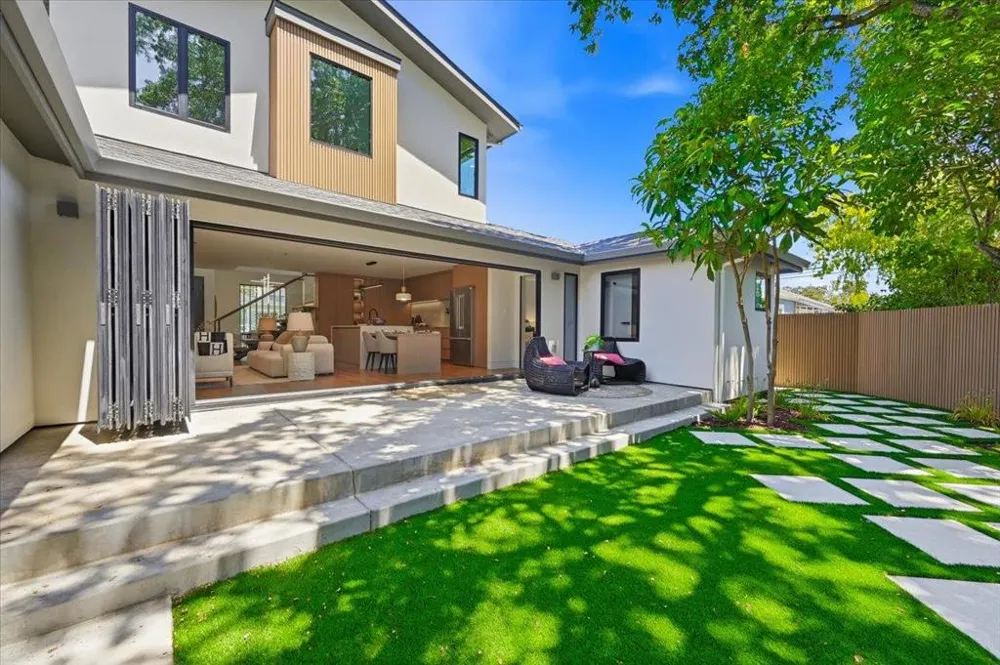 1811 Robin Whipple Way Belmont, CA 94002