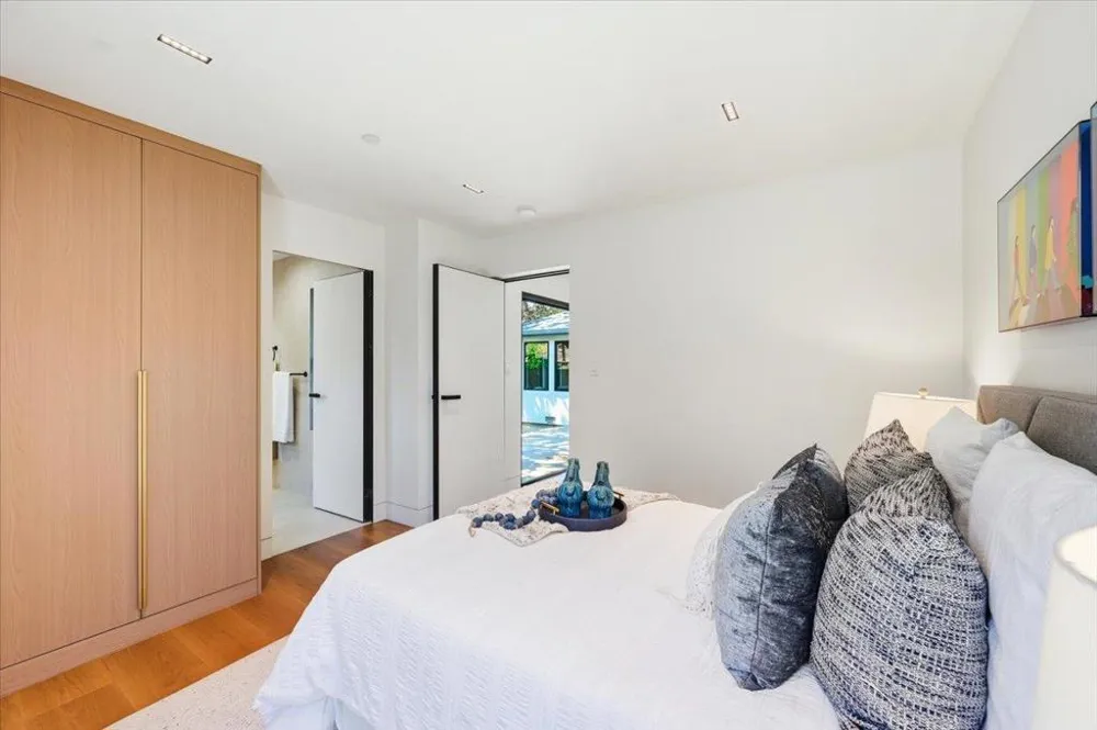 1811 Robin Whipple Way Belmont, CA 94002