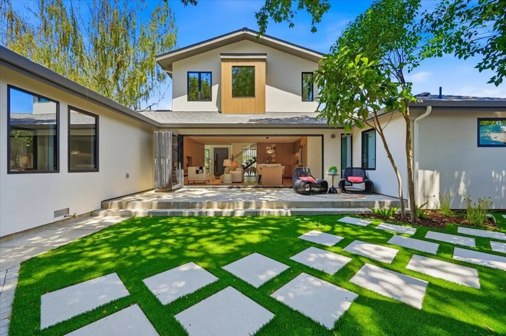 1811 Robin Whipple Way Belmont, CA 94002