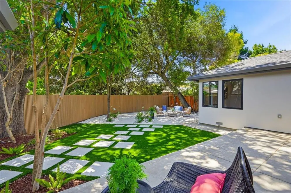 1811 Robin Whipple Way Belmont, CA 94002