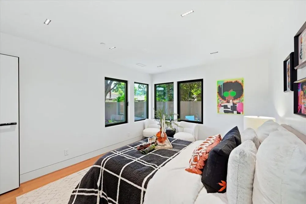 1811 Robin Whipple Way Belmont, CA 94002