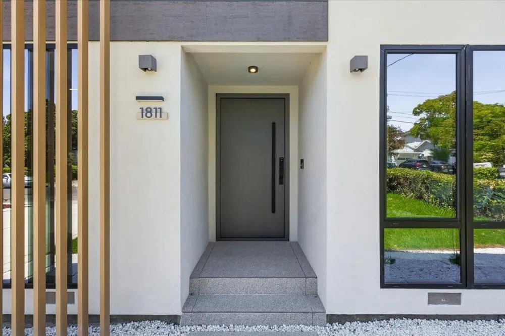 1811 Robin Whipple Way Belmont, CA 94002