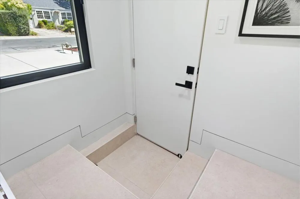 1811 Robin Whipple Way Belmont, CA 94002
