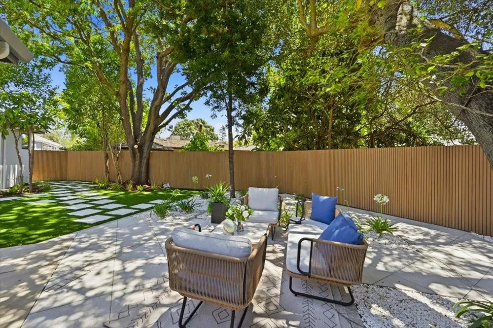 1811 Robin Whipple Way Belmont, CA 94002