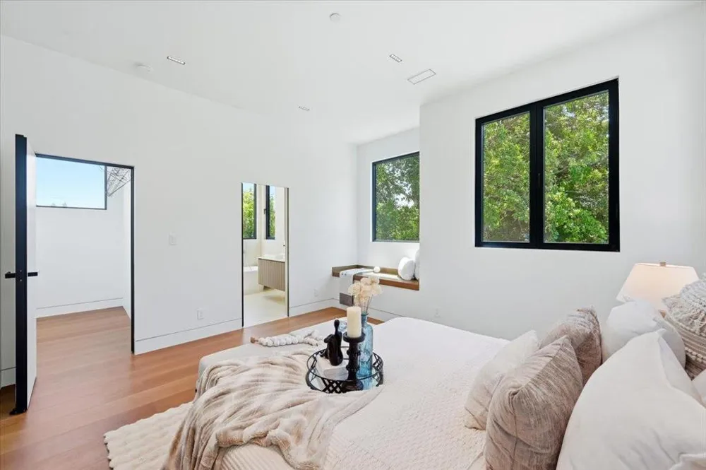 1811 Robin Whipple Way Belmont, CA 94002