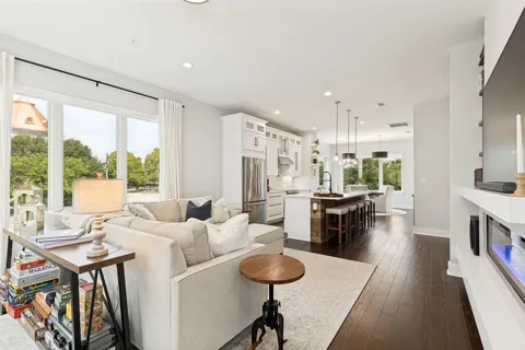 4060 Spring Valley Road #101