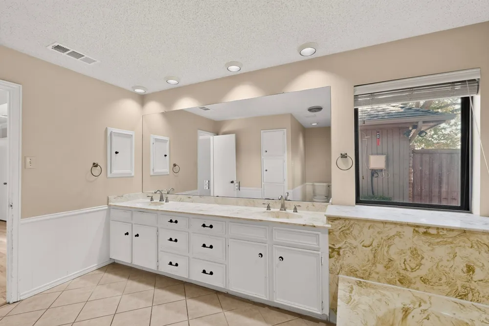 1606 Treehouse Lane Plano, TX 75023