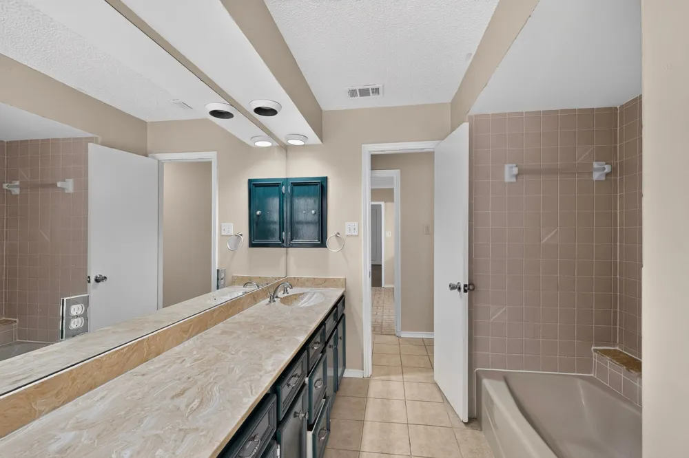 1606 Treehouse Lane Plano, TX 75023