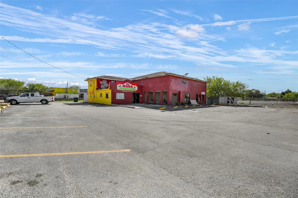 8040 Val Verde Road Donna, TX 78537