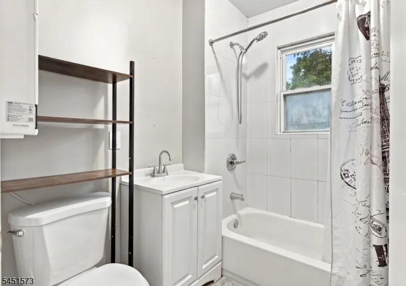 27 Philip Pl Irvington, NJ 07111