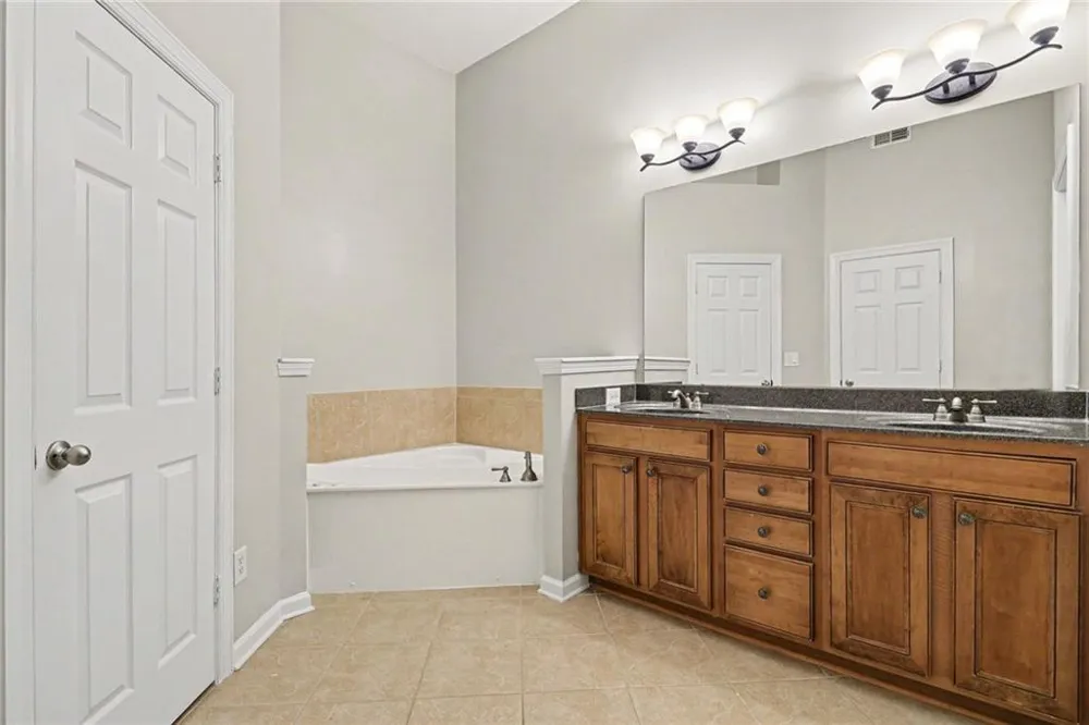3433 Kiveton Drive Peachtree Corners, GA 30092