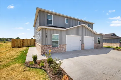 406 W Cloud Drive