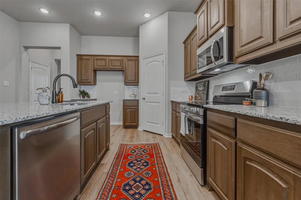 1229 Sabine River Lane Springtown, TX 76082