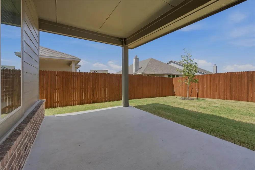 1229 Sabine River Lane Springtown, TX 76082