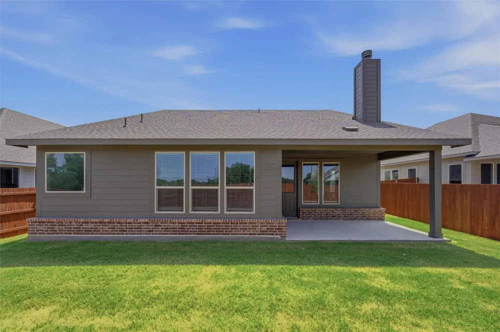 1229 Sabine River Lane Springtown, TX 76082