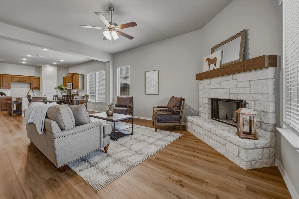 1229 Sabine River Lane Springtown, TX 76082