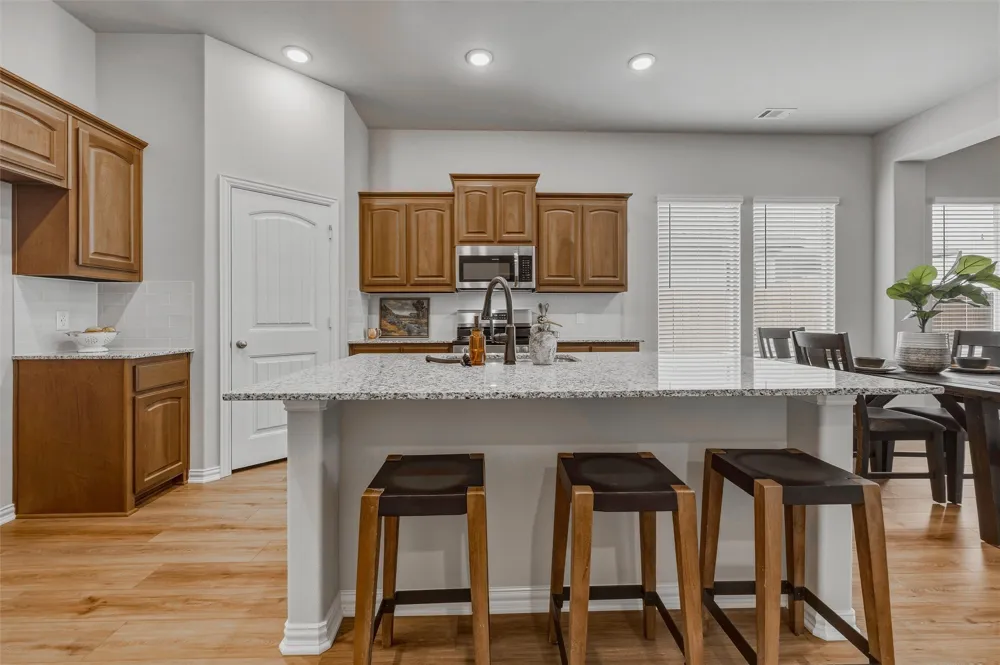 1229 Sabine River Lane Springtown, TX 76082