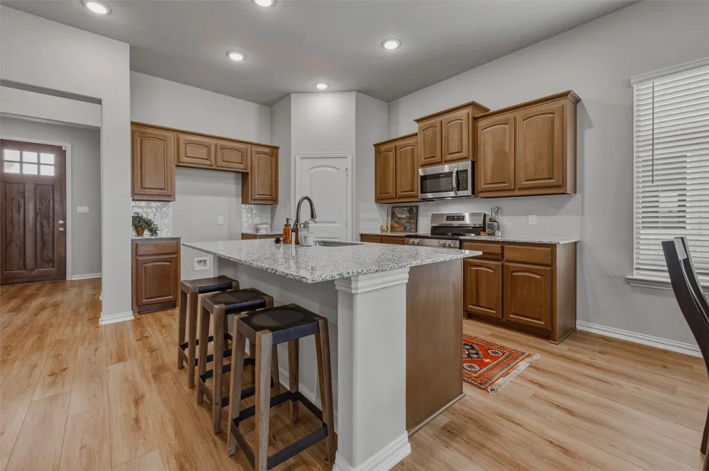 1229 Sabine River Lane Springtown, TX 76082