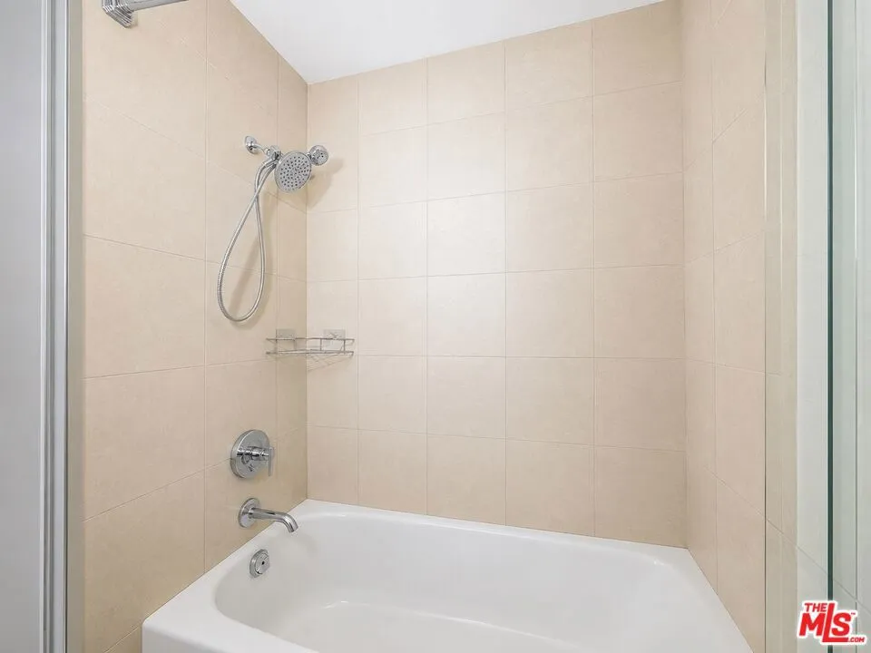 1100 S Hope Street #1510 Los Angeles, CA 90015