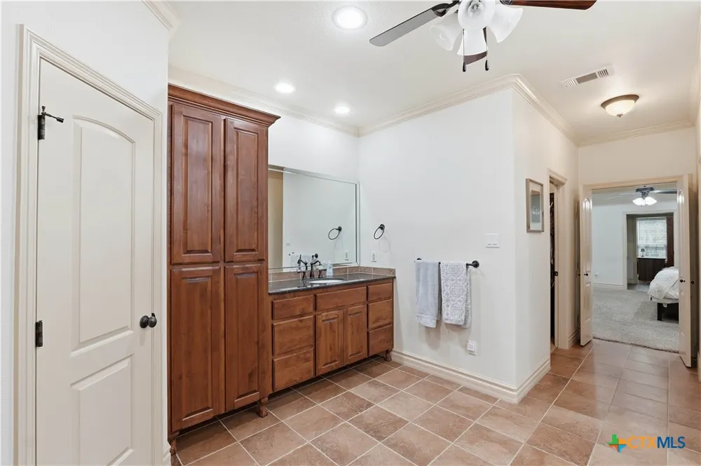 385 Green Park Drive Belton, TX 76513