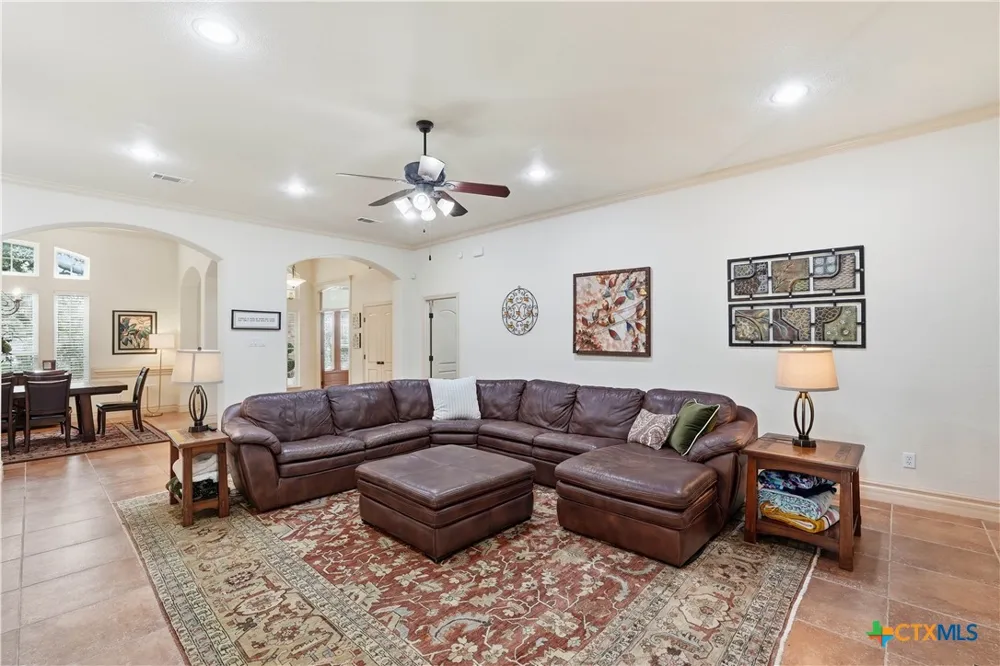 385 Green Park Drive Belton, TX 76513