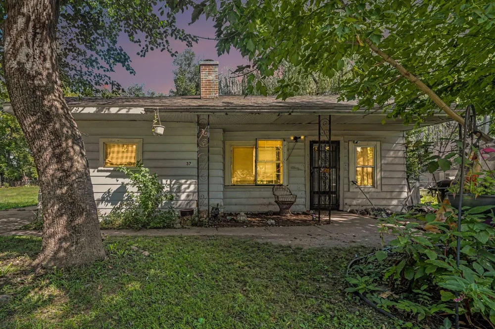 37 Logan Street Battle Creek, MI 49015