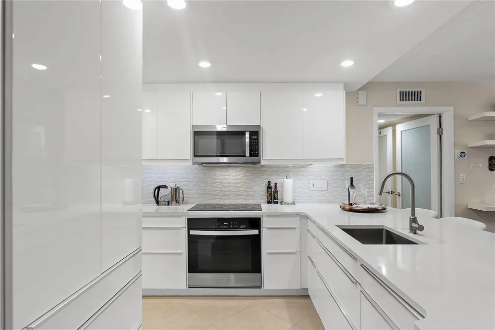 4780 BRITTANY DRIVE S #11 St Petersburg, FL 33715