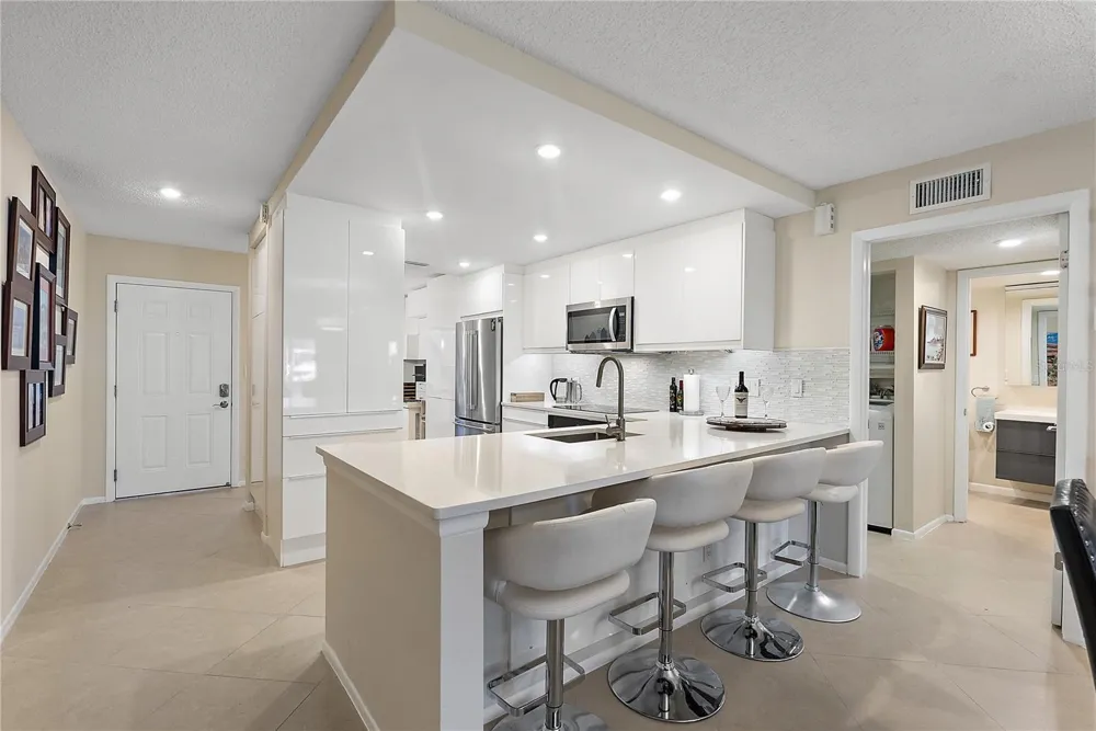 4780 BRITTANY DRIVE S #11 St Petersburg, FL 33715