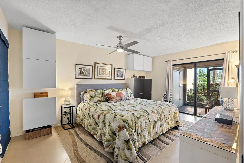 4780 BRITTANY DRIVE S #11 St Petersburg, FL 33715