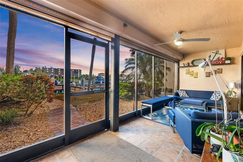 4780 BRITTANY DRIVE S #11 St Petersburg, FL 33715