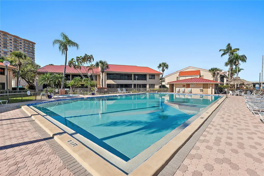 4780 BRITTANY DRIVE S #11 St Petersburg, FL 33715