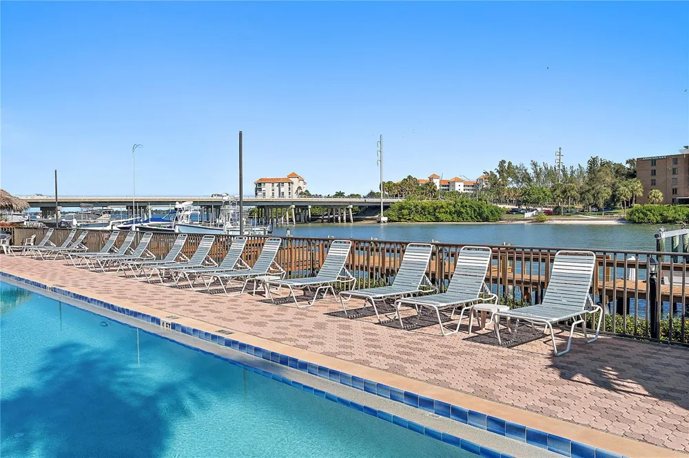 4780 BRITTANY DRIVE S #11 St Petersburg, FL 33715