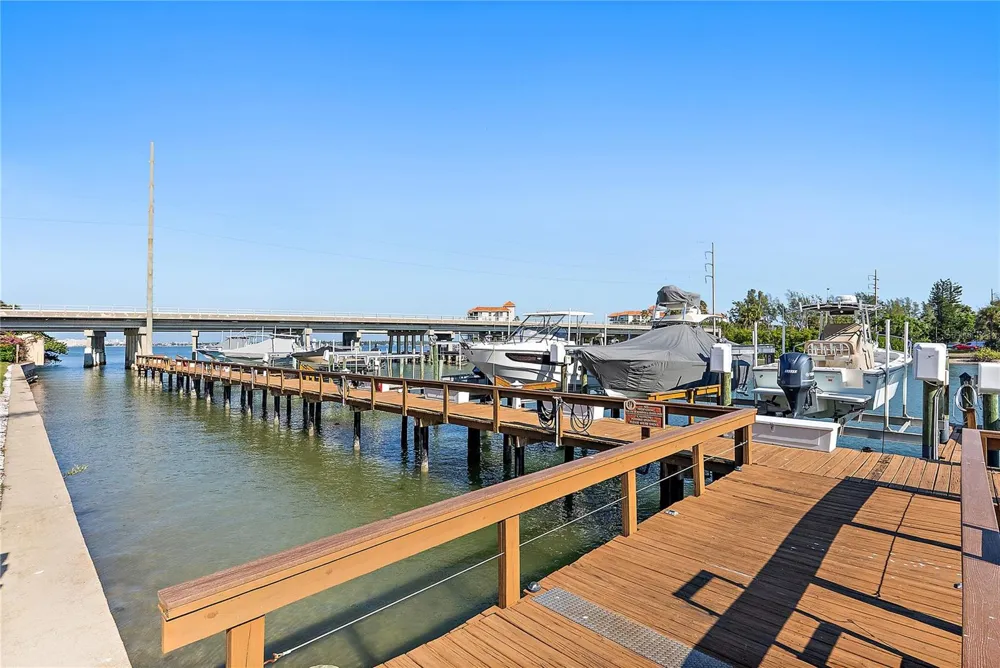 4780 BRITTANY DRIVE S #11 St Petersburg, FL 33715