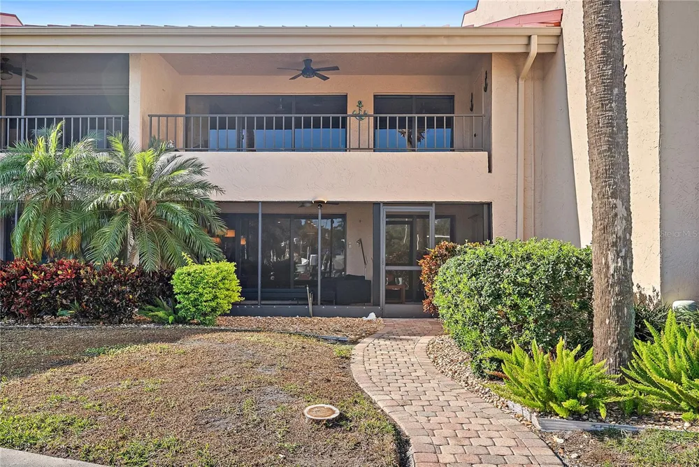 4780 BRITTANY DRIVE S #11 St Petersburg, FL 33715