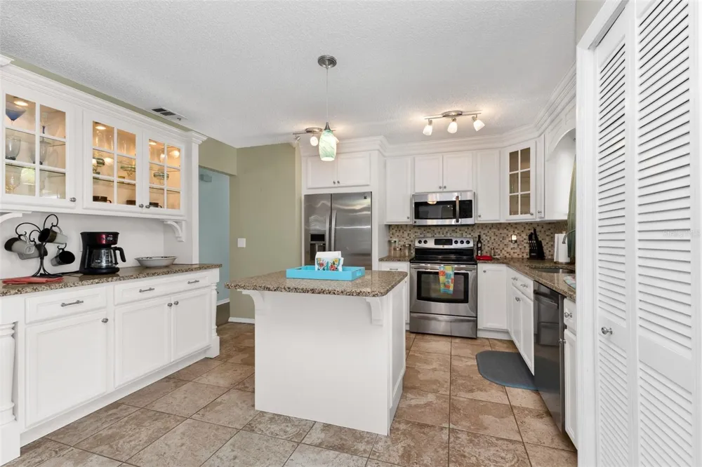 9371 HEARTWELLVILLE AVENUE Englewood, FL 34224