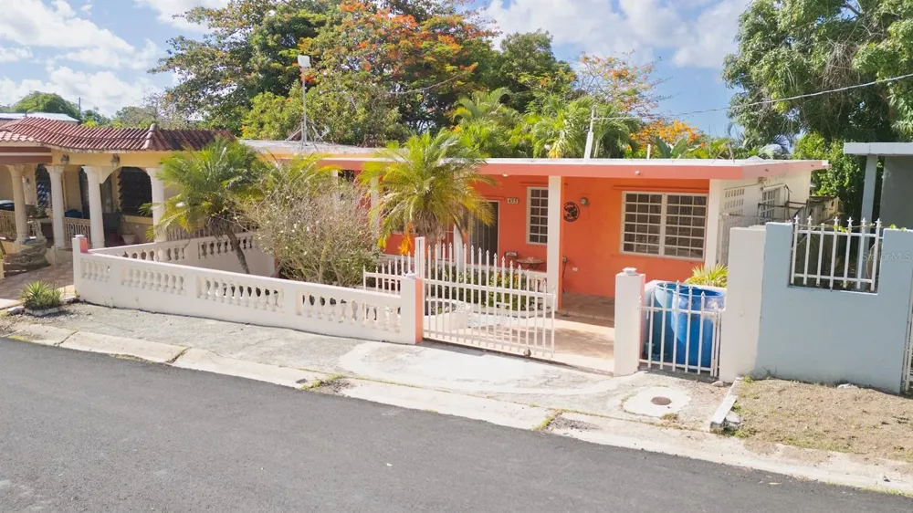 425 MAGNOLIA Vieques, PR 00765