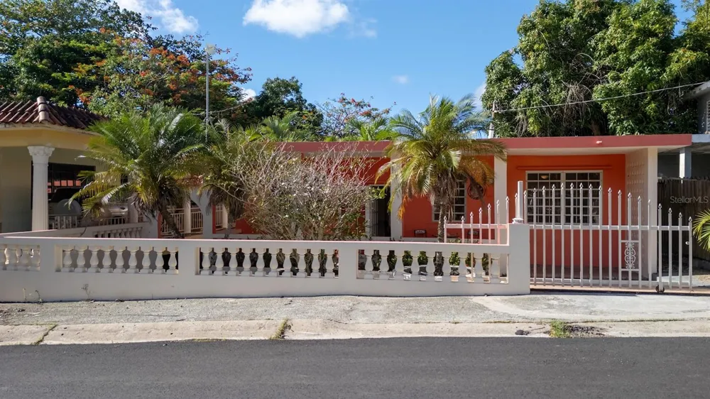 425 MAGNOLIA Vieques, PR 00765