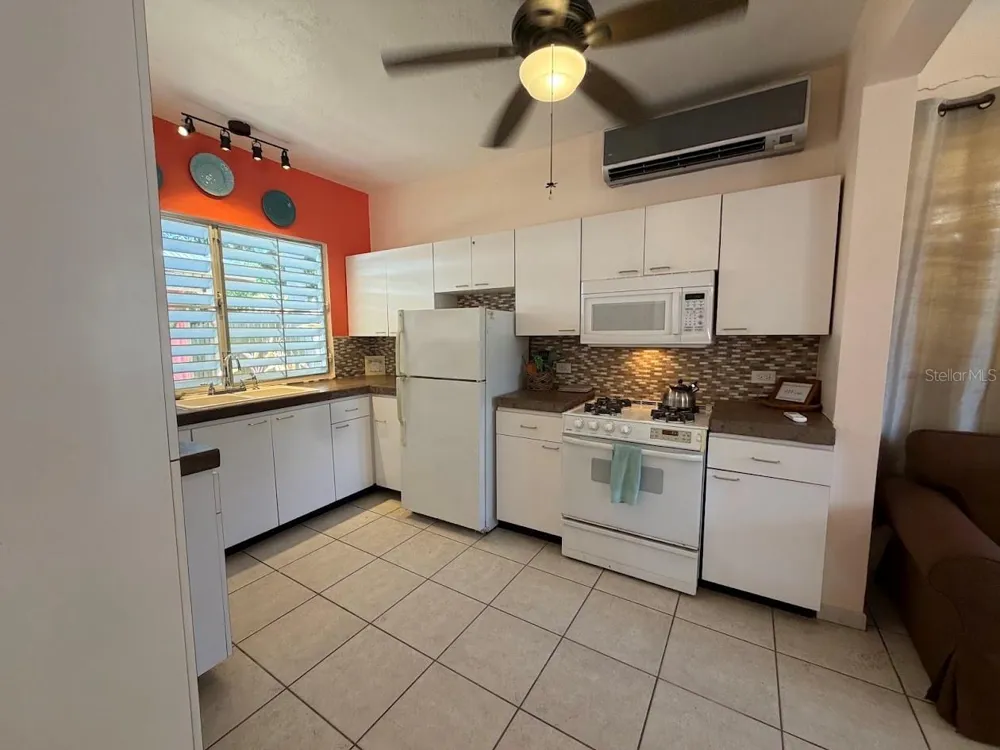 425 MAGNOLIA Vieques, PR 00765