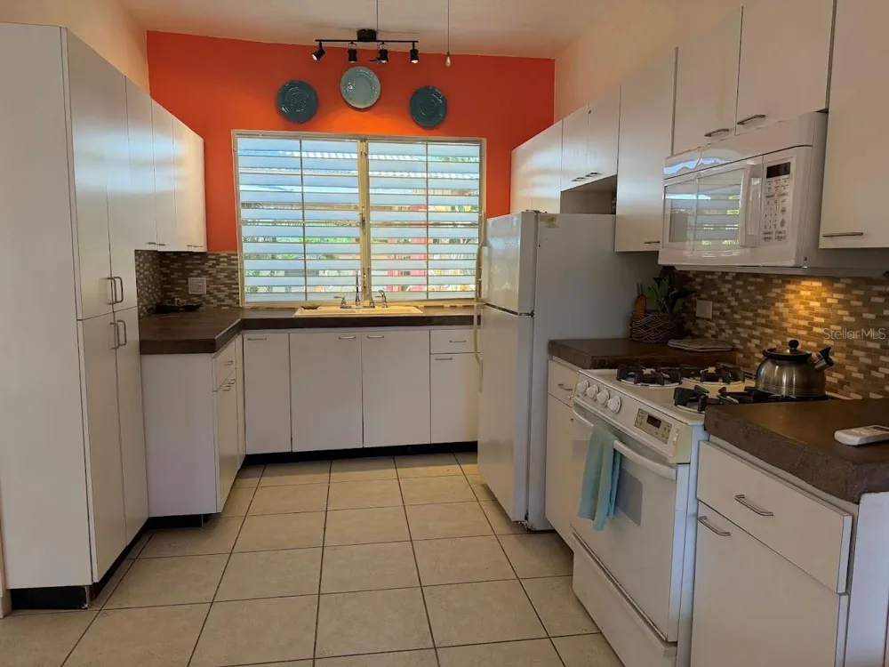 425 MAGNOLIA Vieques, PR 00765