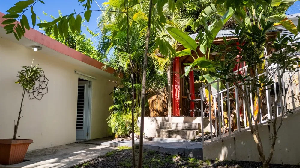 425 MAGNOLIA Vieques, PR 00765
