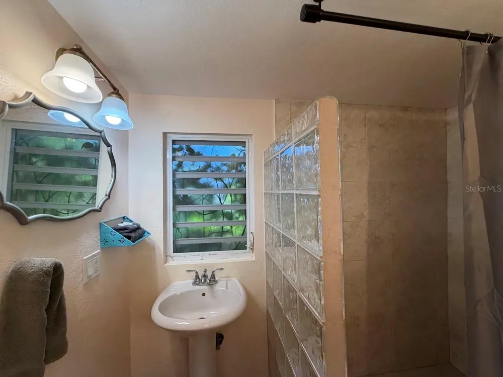425 MAGNOLIA Vieques, PR 00765