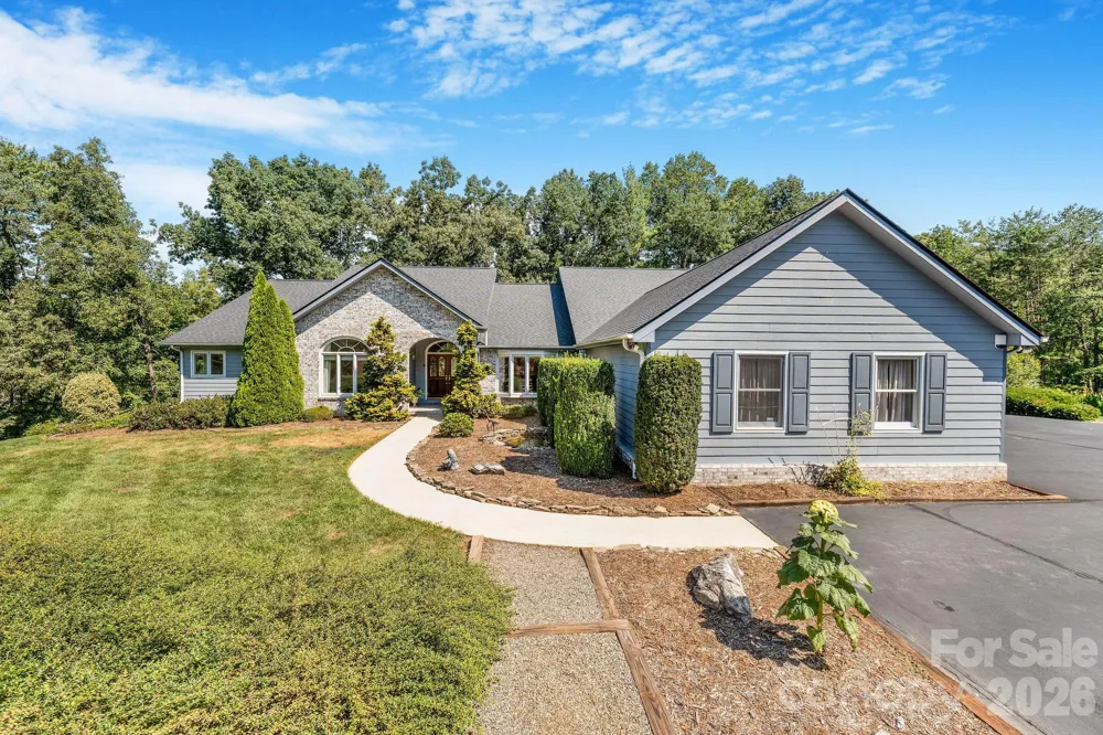 13 Lowry Lane Weaverville, NC 28787