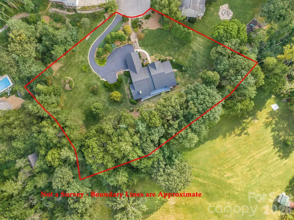 13 Lowry Lane Weaverville, NC 28787