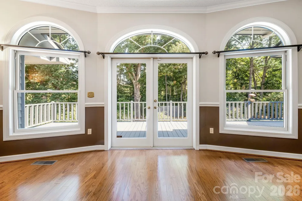 13 Lowry Lane Weaverville, NC 28787