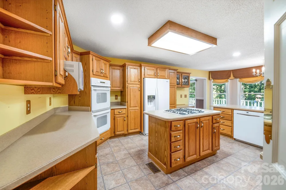 13 Lowry Lane Weaverville, NC 28787