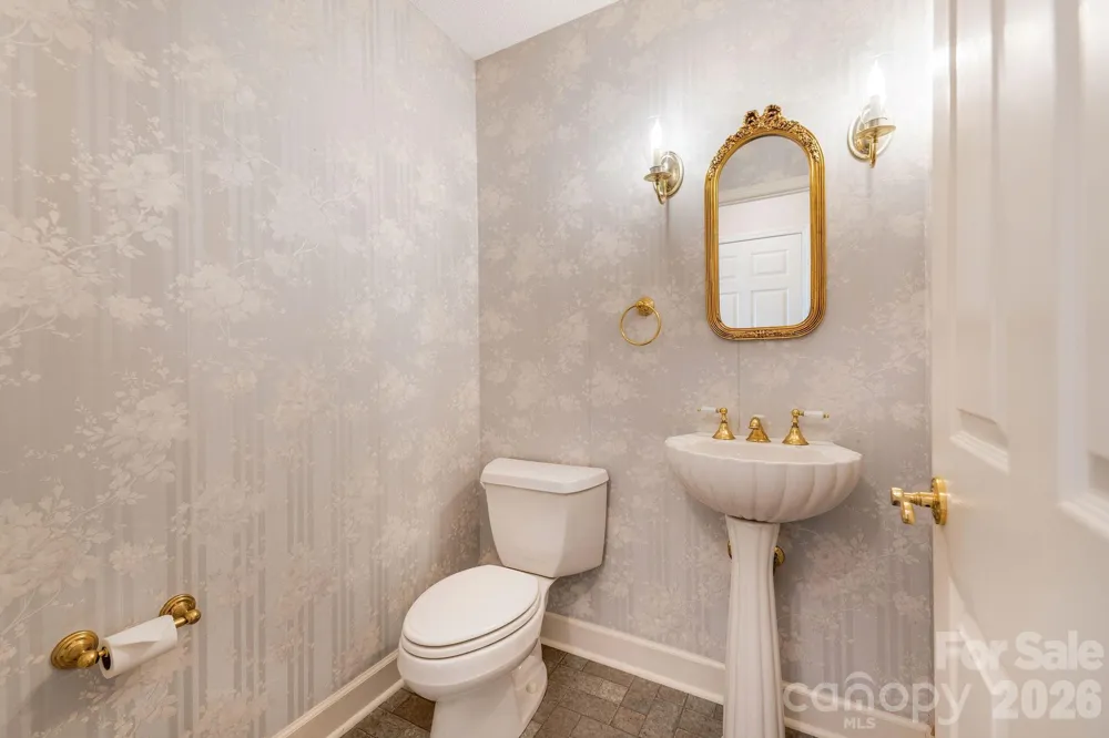 13 Lowry Lane Weaverville, NC 28787