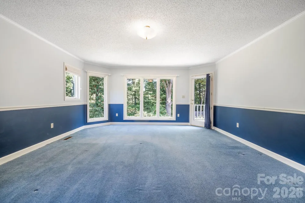 13 Lowry Lane Weaverville, NC 28787