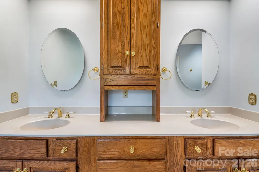 13 Lowry Lane Weaverville, NC 28787
