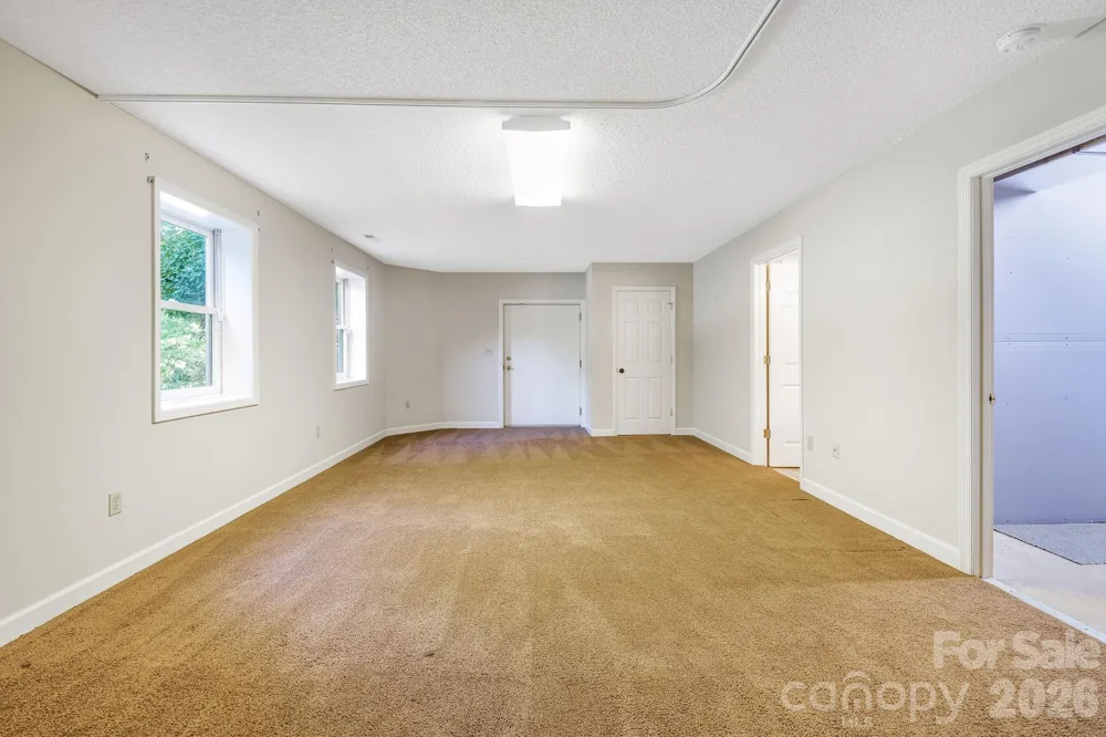 13 Lowry Lane Weaverville, NC 28787